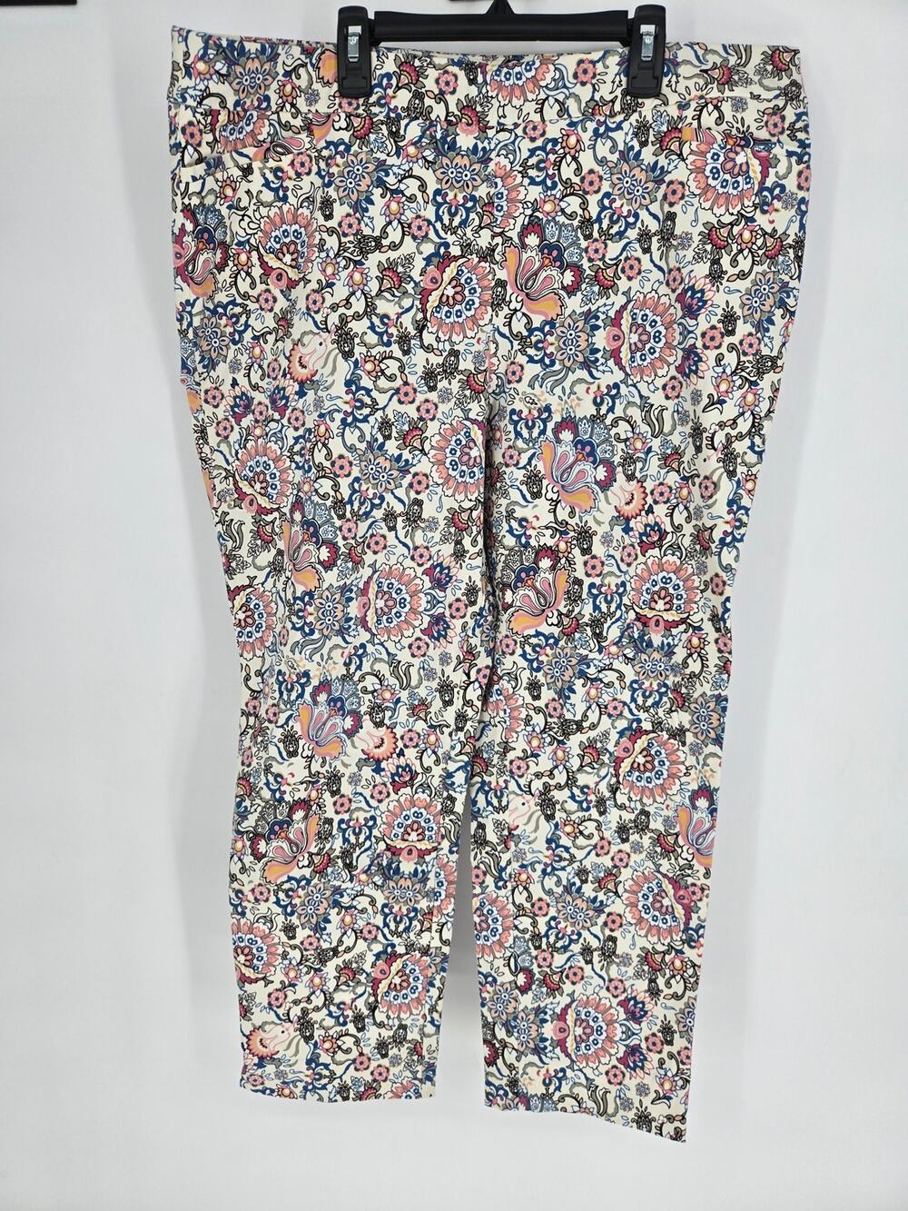 ​Chico's Floral Paisley Cream Ankle Pants Size 3.5P US 18P